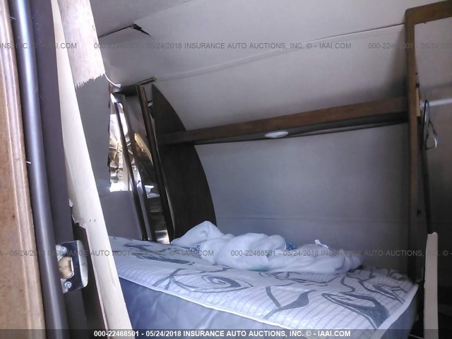 4X4TSMG28J8063110 - 2018 FOREST RIVER OTHER  WHITE photo 5