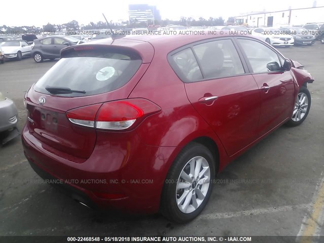 KNAFK5A89H5685925 - 2017 KIA FORTE LX RED photo 4