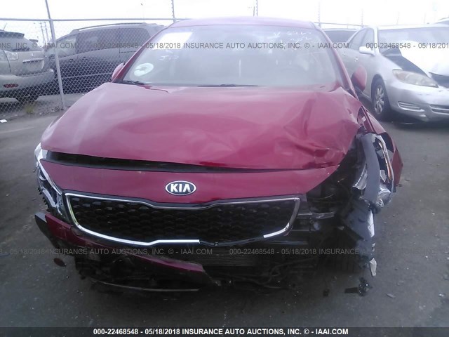 KNAFK5A89H5685925 - 2017 KIA FORTE LX RED photo 6