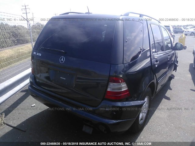 4JGAB54E11A258794 - 2001 MERCEDES-BENZ ML 320 BLUE photo 4