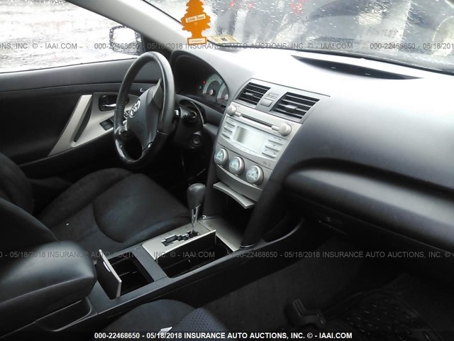 4T1BE46K09U389217 - 2009 TOYOTA CAMRY SE/LE/XLE GRAY photo 5