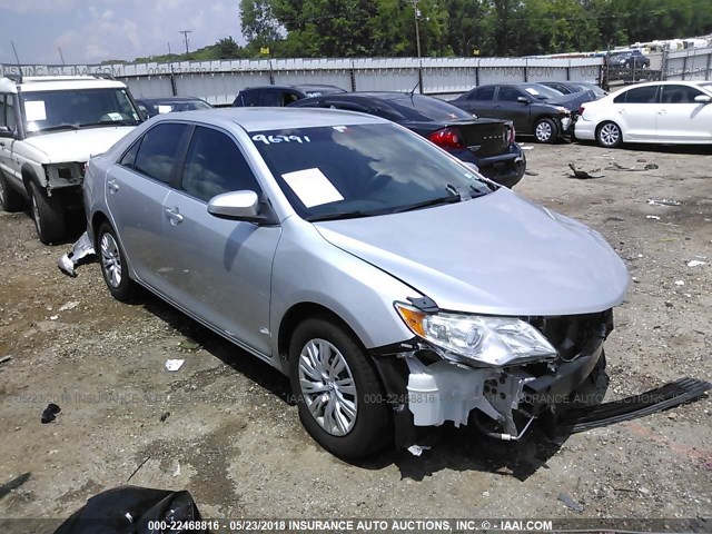4T4BF1FK0ER367651 - 2014 TOYOTA CAMRY L/SE/LE/XLE 银色 照片 1