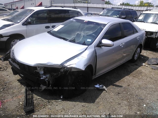 4T4BF1FK0ER367651 - 2014 TOYOTA CAMRY L/SE/LE/XLE SILVER photo 2