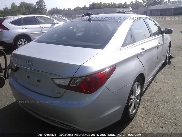 5NPEC4AC7CH364579 - 2012 HYUNDAI SONATA SE/LIMITED SILVER photo 4