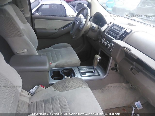 5N1AR18U37C617727 - 2007 NISSAN PATHFINDER LE/SE/XE WHITE photo 5