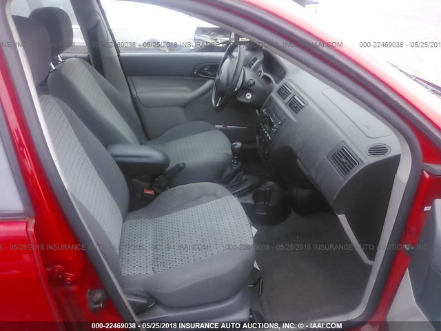 1FAHP34N27W211851 - 2007 FORD FOCUS ZX4/S/SE/SES 红色 照片 5