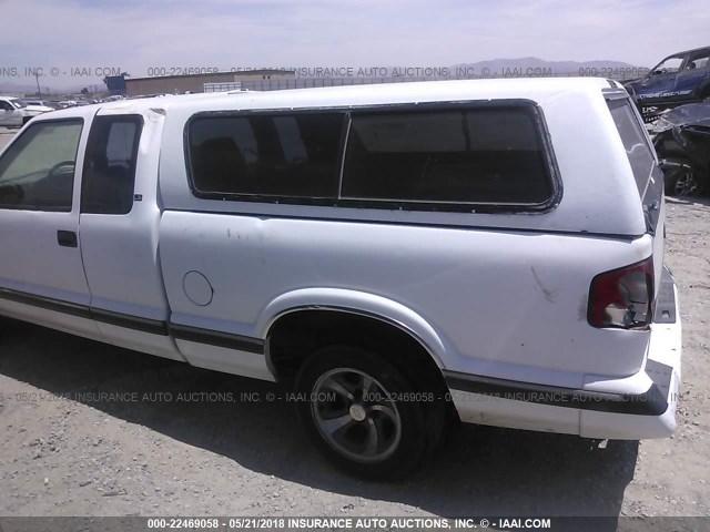 1GCCS19Z7S8261919 - 1995 CHEVROLET S TRUCK S10 WHITE photo 6