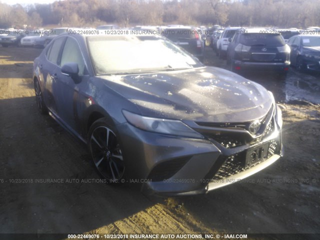 4T1B61HK5JU032614 - 2018 TOYOTA CAMRY XSE GRAY photo 1