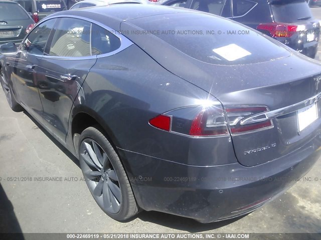 5YJSA1E24HF185141 - 2017 TESLA MODEL S GRAY photo 3