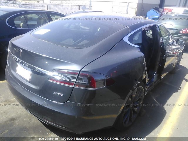 5YJSA1E24HF185141 - 2017 TESLA MODEL S Մոխրագույն լուսանկար 4