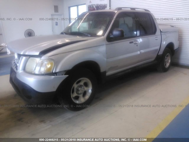 1FMZU67E42UB39734 - 2002 FORD EXPLORER SPORT TR  SILVER photo 2