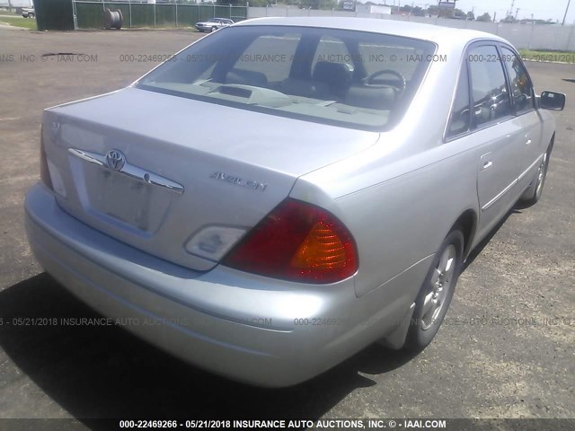 4T1BF28B32U239719 - 2002 TOYOTA AVALON XL/XLS SILVER photo 4