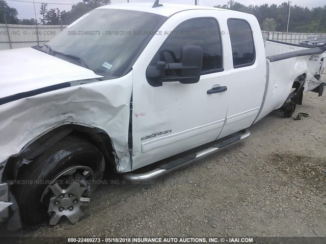 1GTR2VE00BZ202245 - 2011 GMC SIERRA K1500 SLE WHITE photo 6