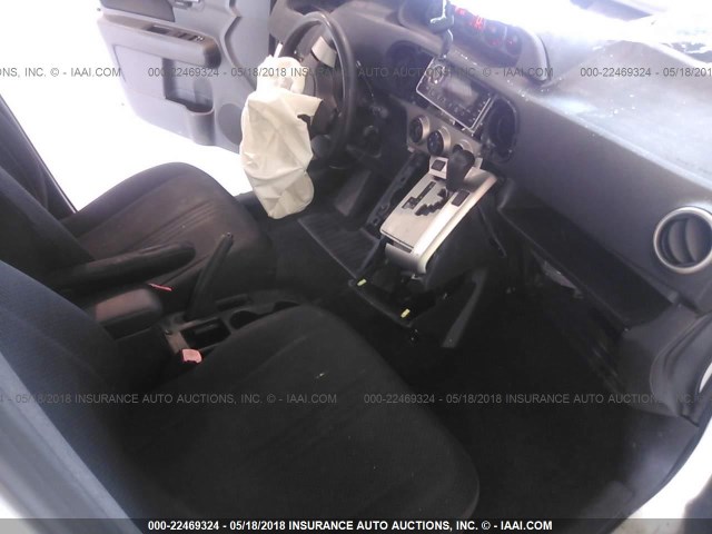 JTLKE50E881010014 - 2008 TOYOTA SCION XB თეთრი ფოტო 5
