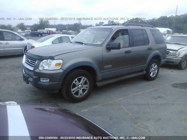 1FMEU63E06UA83351 - 2006 FORD EXPLORER XLT GRAY photo 2