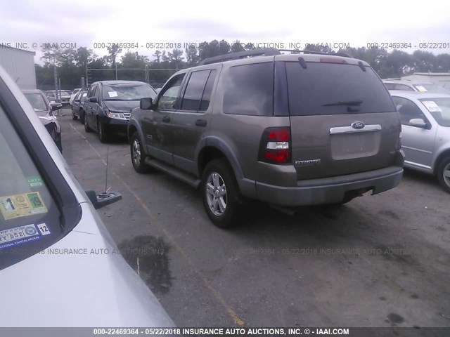 1FMEU63E06UA83351 - 2006 FORD EXPLORER XLT GRAY photo 3