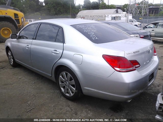 4T1BK36B25U062136 - 2005 TOYOTA AVALON XL/XLS/TOURING/LIMITED SILVER photo 3