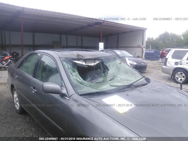 4T1BE30K35U950717 - 2005 TOYOTA CAMRY LE/XLE/SE ნაცრისფერი ფოტო 6