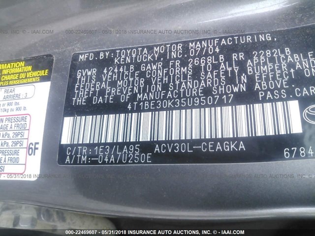 4T1BE30K35U950717 - 2005 TOYOTA CAMRY LE/XLE/SE ნაცრისფერი ფოტო 9