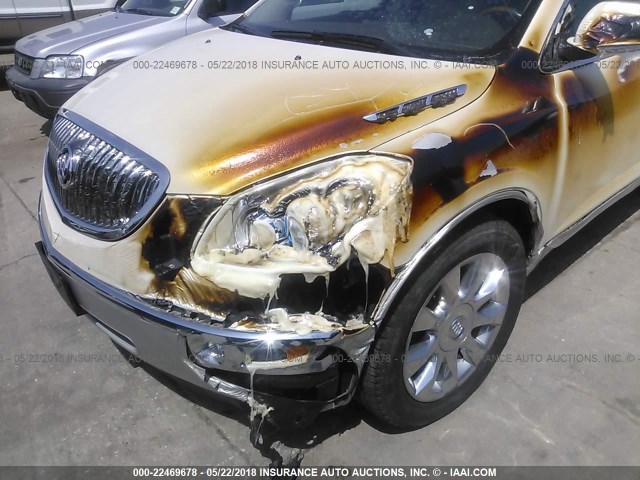 5GAKVDED8CJ160320 - 2012 BUICK ENCLAVE WHITE photo 6