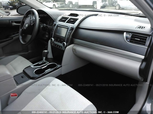 4T1BF1FK5CU573071 - 2012 TOYOTA CAMRY SE/LE/XLE 灰色 照片 5