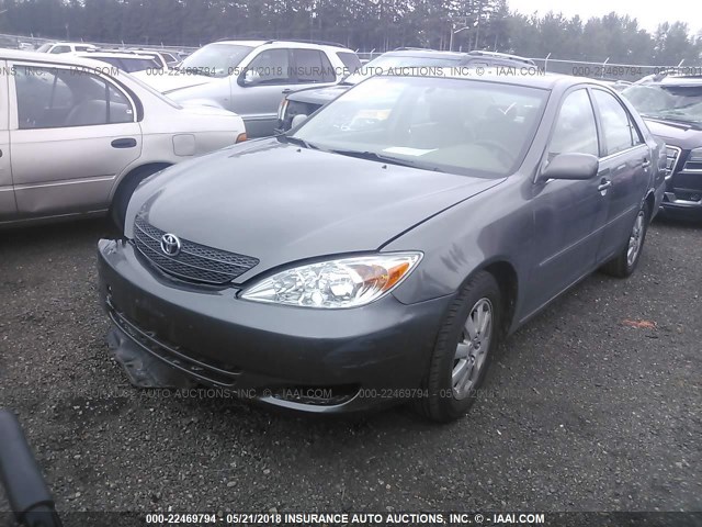 JTDBF30K440153576 - 2004 TOYOTA CAMRY LE/XLE GRAY photo 2