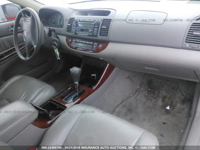 JTDBF30K440153576 - 2004 TOYOTA CAMRY LE/XLE Grau Foto 5