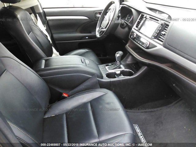 5TDKKRFH8FS049781 - 2015 TOYOTA HIGHLANDER XLE ნაცრისფერი ფოტო 5