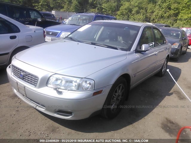 YV1TS59H541381481 - 2004 VOLVO S80 2.5T SILVER photo 2