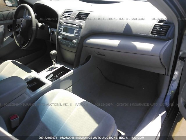 4T1BB46K08U055082 - 2008 TOYOTA CAMRY HYBRID GRAY photo 5