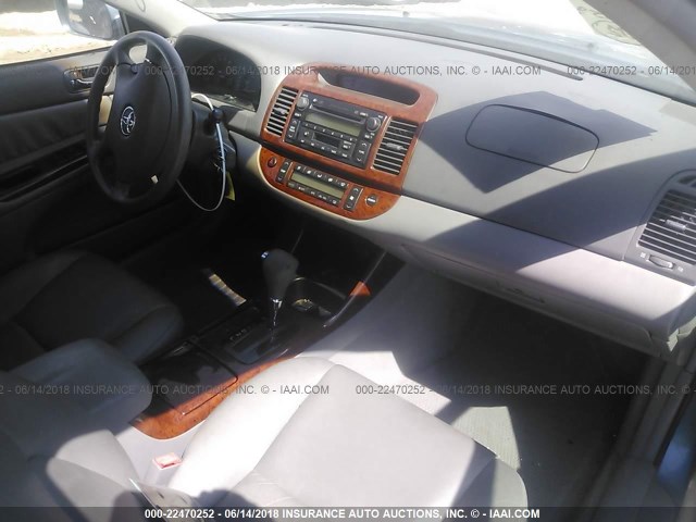 4T1BE32K23U176776 - 2003 TOYOTA CAMRY LE/XLE/SE ლურჯი ფოტო 5
