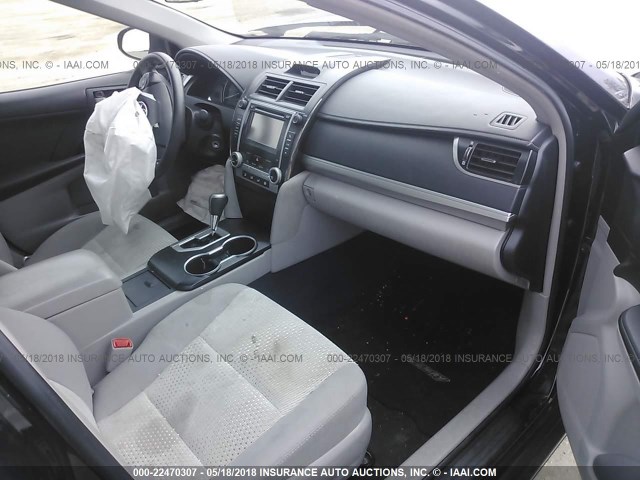 4T1BF1FK8CU032855 - 2012 TOYOTA CAMRY SE/LE/XLE 黑色 照片 5