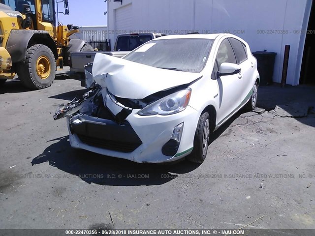 JTDKDTB38G1137990 - 2016 TOYOTA PRIUS C WHITE photo 2