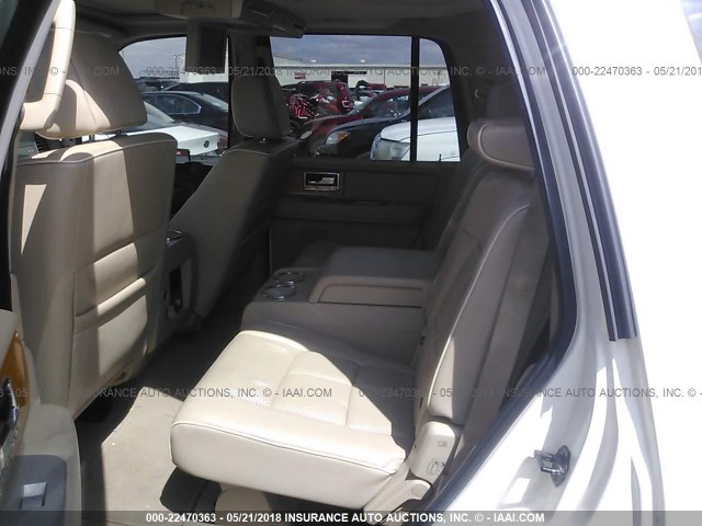 5LMFU28577LJ11964 - 2007 LINCOLN NAVIGATOR WHITE photo 8