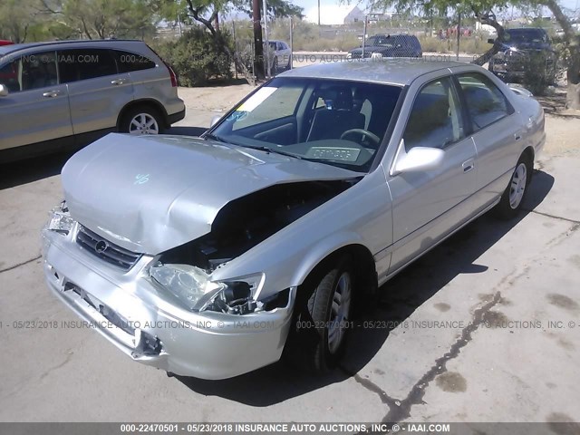 JT2BG22K110553751 - 2001 TOYOTA CAMRY CE/LE/XLE 银色 照片 2