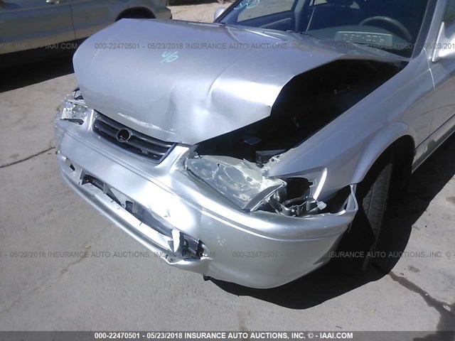 JT2BG22K110553751 - 2001 TOYOTA CAMRY CE/LE/XLE 银色 照片 6