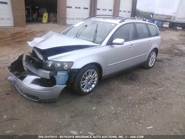 YV1MW682252043589 - 2005 VOLVO V50 T5 SILVER photo 2