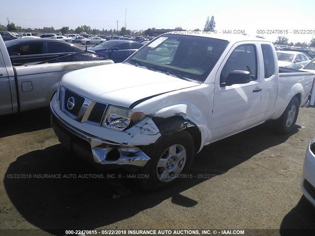 1N6AD06UX5C435193 - 2005 NISSAN FRONTIER KING CAB LE/SE/OFF ROAD WHITE photo 2