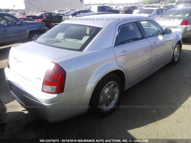 2C3JA43R55H627075 - 2005 CHRYSLER 300 SILVER photo 4