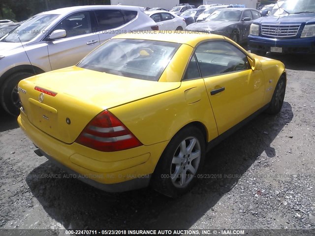 WDBKK47F5XF133329 - 1999 MERCEDES-BENZ SLK 230 KOMPRESSOR YELLOW photo 4