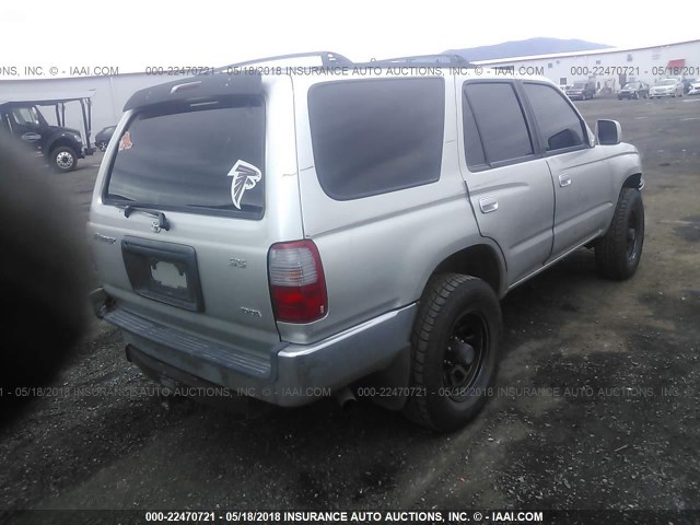 JT3GN86R4X0099683 - 1999 TOYOTA 4RUNNER SR5 SILVER photo 4