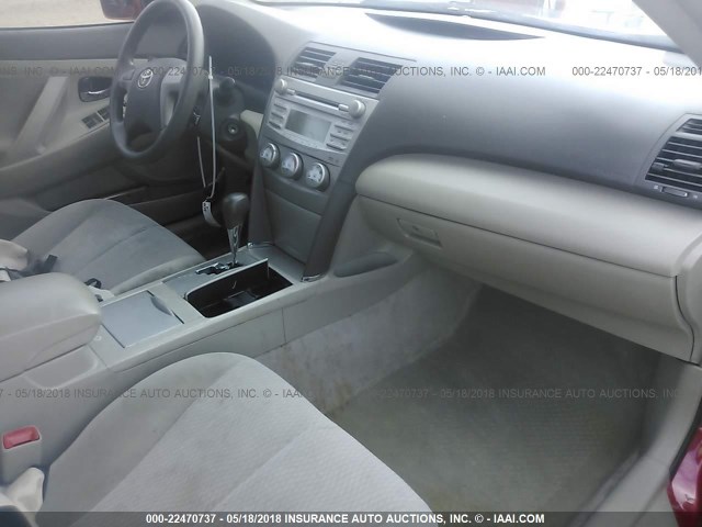 4T1BF3EK1AU105087 - 2010 TOYOTA CAMRY SE/LE/XLE RED photo 5