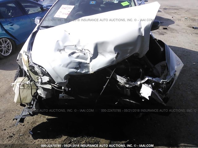 2T1KR32E25C458645 - 2005 TOYOTA COROLLA MATRIX XR WHITE photo 6