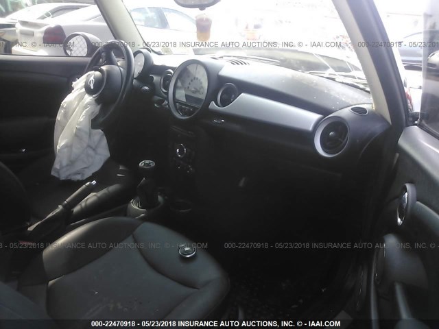 WMWSU3C59BT184293 - 2011 MINI COOPER GRAY photo 5