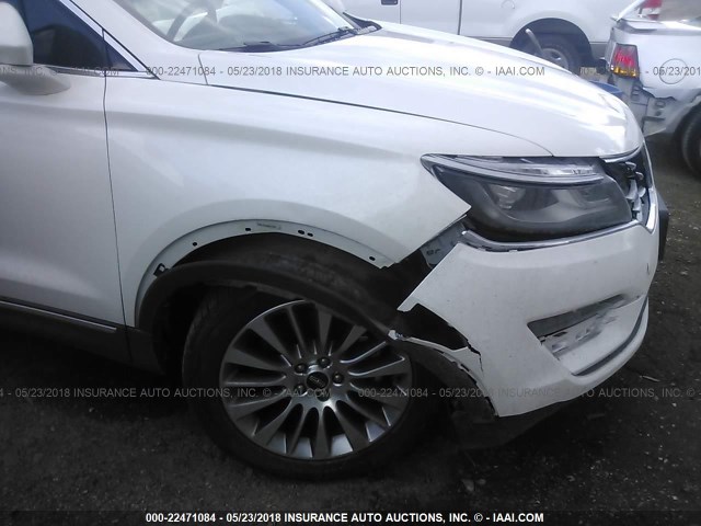 5LMCJ3C9XGUJ15903 - 2016 LINCOLN MKC RESERVE 白色 照片 6