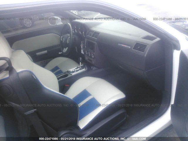 2B3CJ7DJ2BH506418 - 2011 DODGE CHALLENGER SRT-8 白色 照片 5