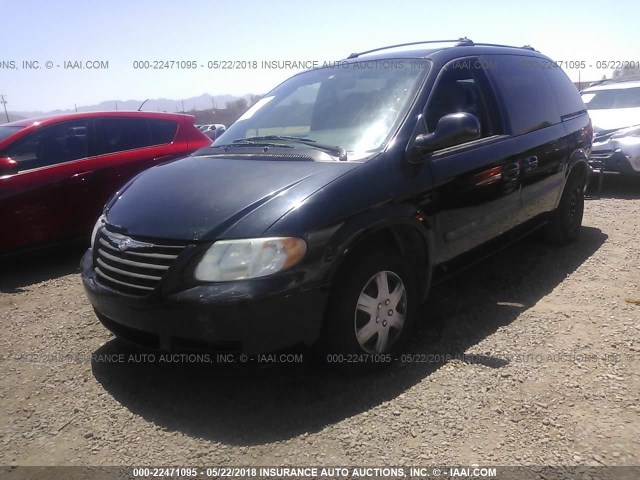 1C4GP45R45B102275 - 2005 CHRYSLER TOWN & COUNTRY  BLACK photo 2