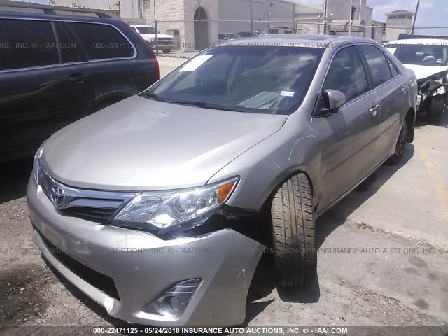4T1BF1FK5EU812041 - 2014 TOYOTA CAMRY L/SE/LE/XLE 金色 照片 2