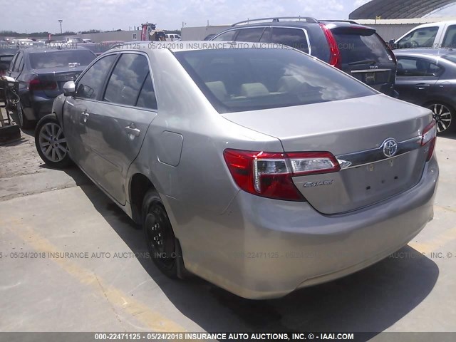 4T1BF1FK5EU812041 - 2014 TOYOTA CAMRY L/SE/LE/XLE 金色 照片 3
