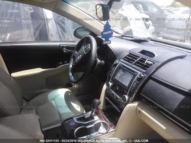 4T1BF1FK5EU812041 - 2014 TOYOTA CAMRY L/SE/LE/XLE 金色 照片 5